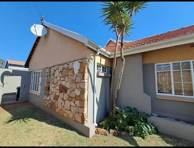 4 BEDROOM HOUSE FOR SALE IN SUNNYRIDGE